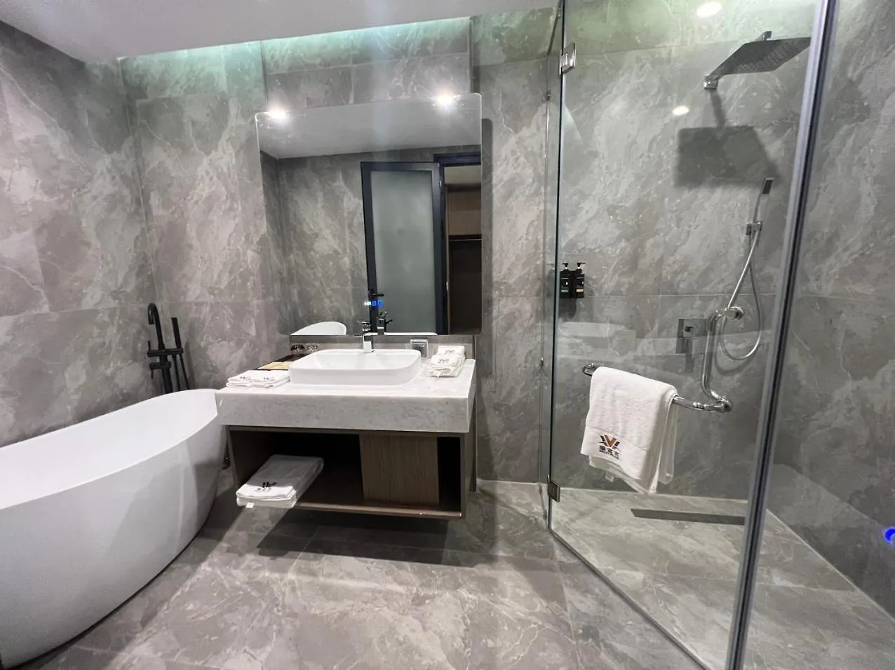 Wah Fu Hotel Ho Chi Minh City