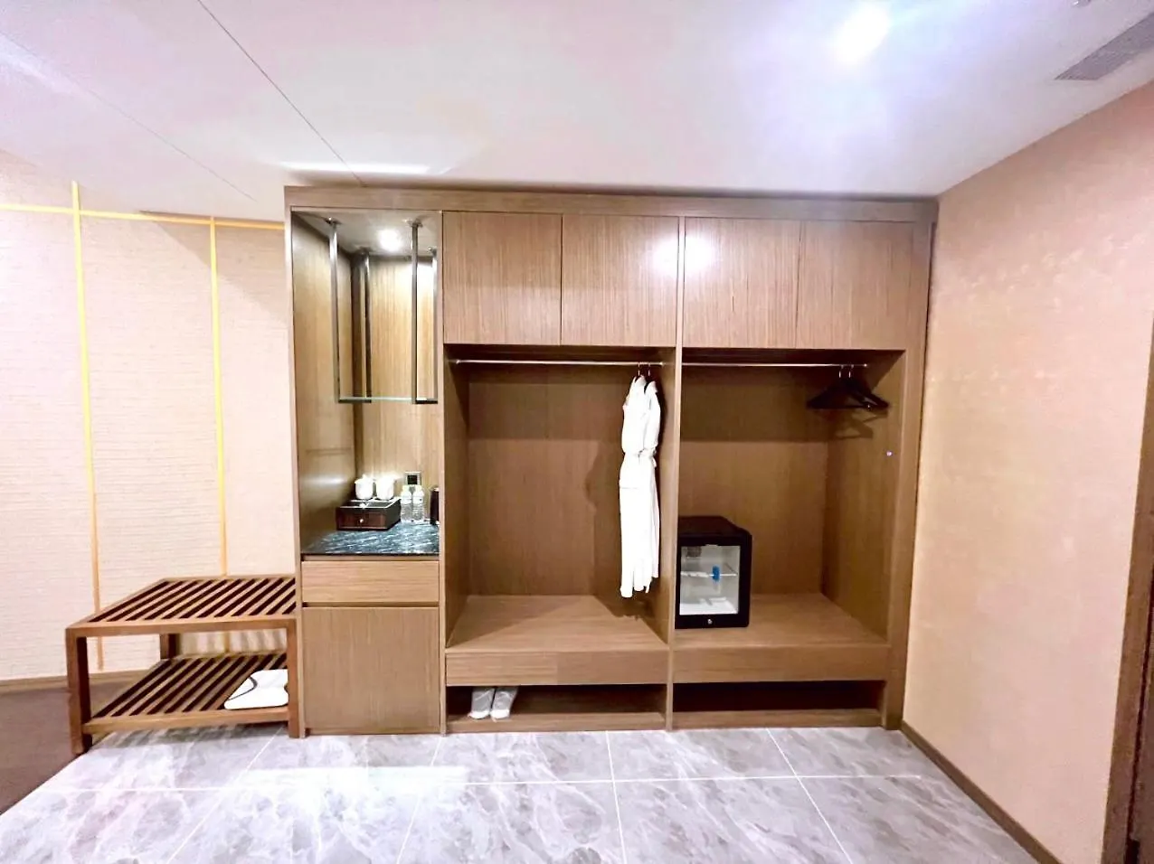 Wah Fu Hotel Ho Chi Minh City