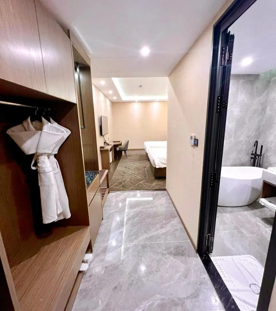 Wah Fu Hotel Ho Chi Minh City 4*,
