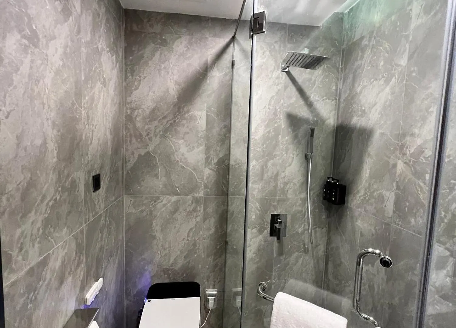 Wah Fu Hotel Ho Chi Minh City